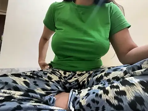 Noor Sexy02 online show from June 7, 10:33 am