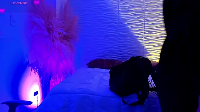 AlondraSoomer online show from May 18, 4:29 am