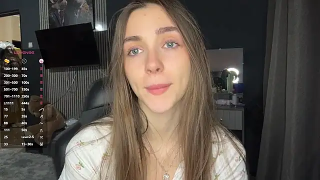 Veluxe online show from April 19, 5:02 pm