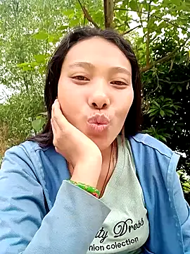 Leiley 98 online show from April 21, 2:51 am