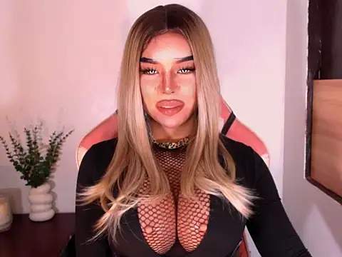 Zandralopez online show from May 29, 8:34 am
