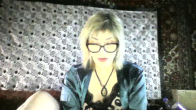 Lia Rayss online show from March 20, 7:52 pm