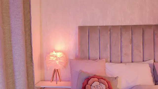 Liora Sol online show from May 28, 1:58 am