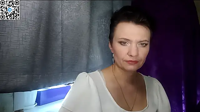 HotMamaQueen234 online show from June 2, 10:38 am