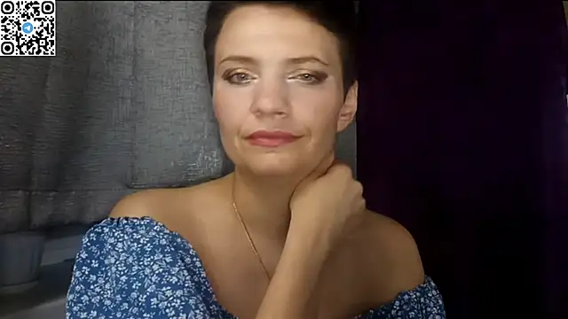 HotMamaQueen234 online show from May 21, 9:24 pm