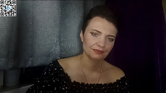 HotMamaQueen234 online show from May 16, 8:08 pm