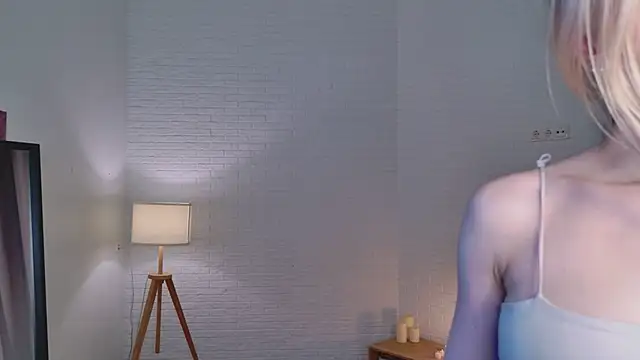 oh  lily online show from May 11, 4:04 pm