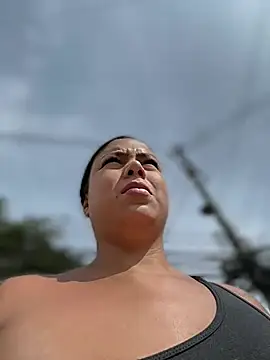 LauTul online show from April 7, 2:08 pm