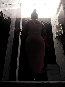 LatinSquirtBaby online show from May 24, 8:08 pm