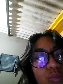 LatinSquirtBaby online show from May 11, 1:08 am