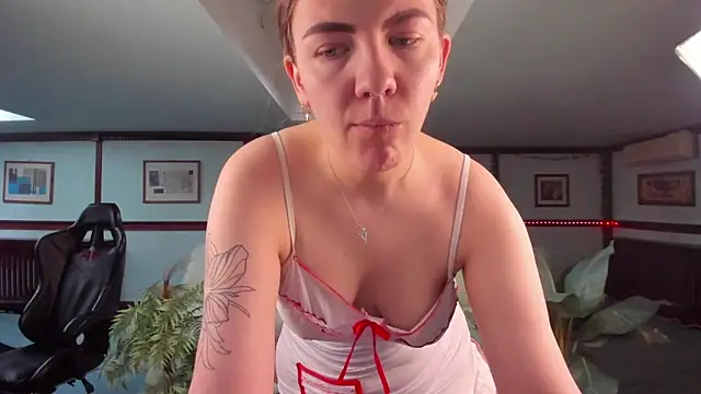 Kirarustle1 online show from May 29, 2:20 am