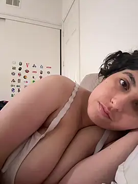 Yasminebbyxx online show from July 13, 10:49 am