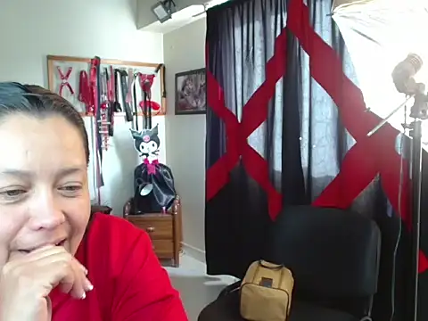 PenelopeSuency online show from July 6, 1:49 pm