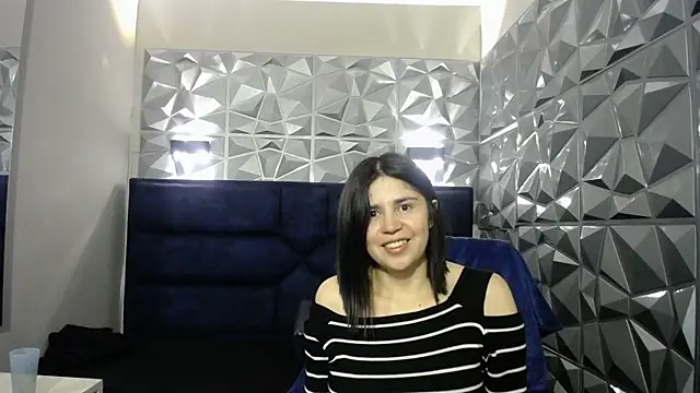 Cata black online show from May 14, 2:34 pm