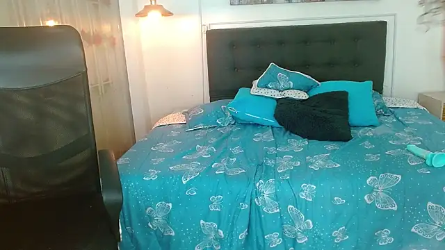 candy  fire online show from March 20, 6:57 pm