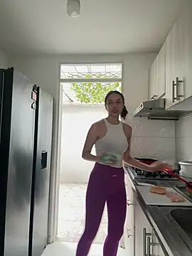 Lauren Storm online show from July 11, 4:51 pm