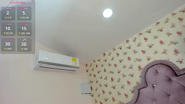 crystal watson0 online show from May 19, 1:18 pm