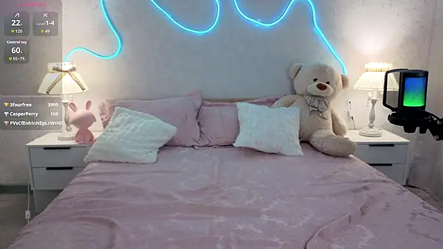 kittysocutie online show from July 27, 2:19 am