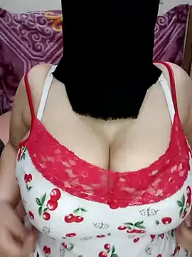 queen lily online show from June 1, 6:20 pm