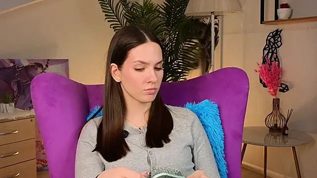 CoralieWillock online show from March 21, 8:19 am