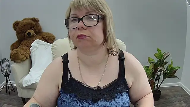 BonnnyBoobsy online show from July 26, 6:48 pm