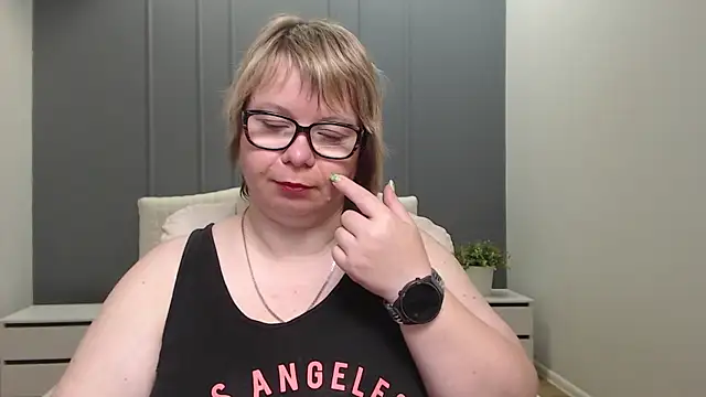 BonnnyBoobsy online show from July 28, 7:39 pm
