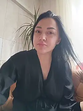 Elsie-Nora online show from July 20, 8:17 am