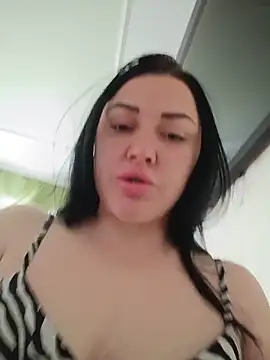 Elsie-Nora online show from June 13, 6:44 am