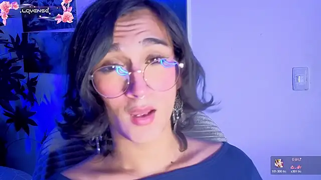Zoee Kiss  online show from May 29, 4:32 am