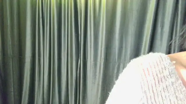 Layla Muur online show from May 8, 6:21 pm