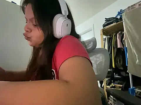 juel1sa online show from July 28, 9:14 pm