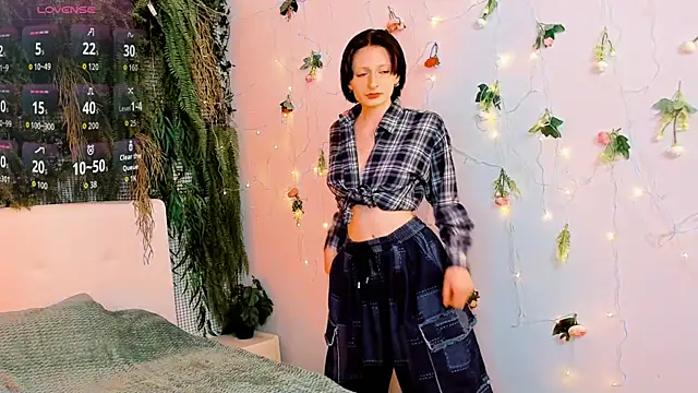 Kira  Cutie online show from June 23, 9:24 pm