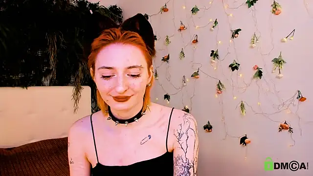 Kira  Cutie online show from May 15, 11:51 pm