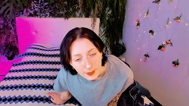 Kira  Cutie online show from July 5, 7:30 pm