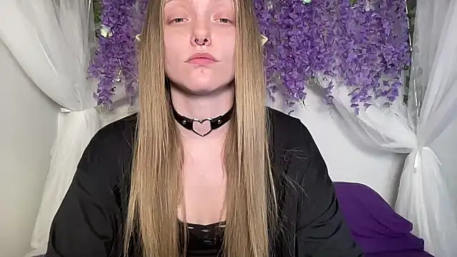ElfGirlAna online show from July 24, 3:32 pm