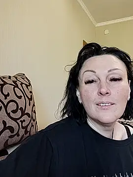HelgaDennis online show from May 11, 7:10 am