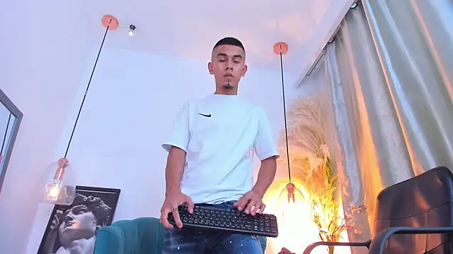 your d0ll1 online show from May 6, 12:53 pm