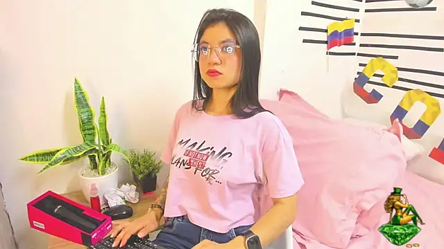 LindaCatalina  online show from June 28, 1:18 pm