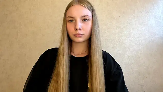 CarolineNine online show from August 1, 3:58 pm