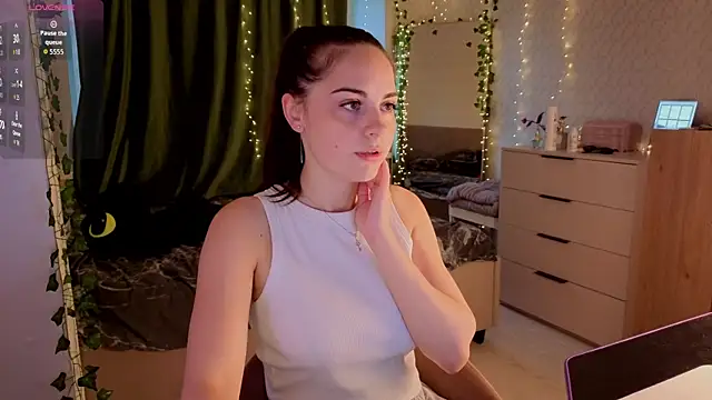 dark honey  online show from July 17, 3:05 pm