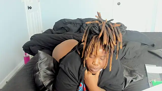 locsofchocolate online show from May 15, 11:29 pm
