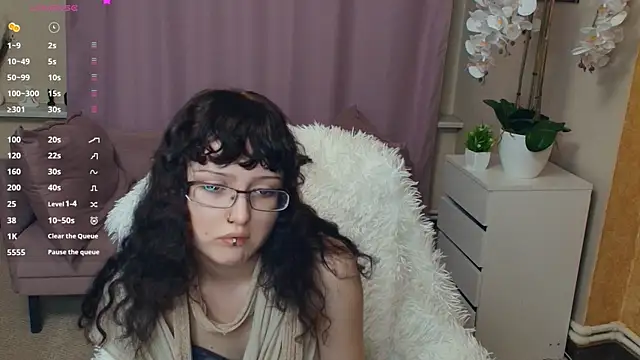 JordanSvetlik online show from June 11, 7:54 pm