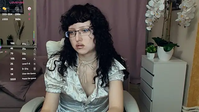 JordanSvetlik online show from May 28, 7:34 pm