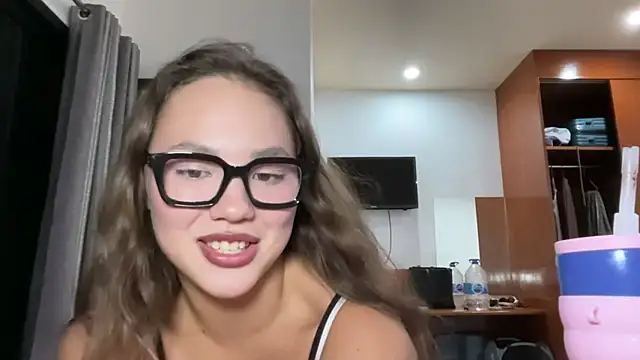 kamila 18 french online show from May 19, 2:13 pm