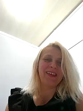 MiaLove183 online show from May 29, 2:37 pm