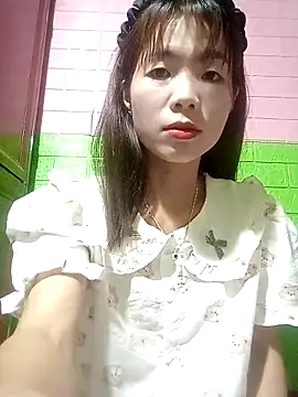 AmyLinee01 online show from May 11, 6:48 am