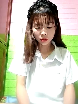 AmyLinee01 online show from May 10, 5:31 am