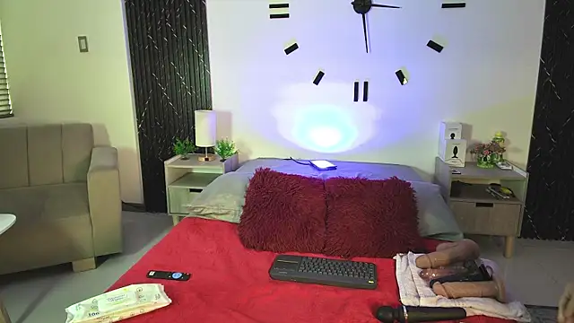 aurora petitee online show from May 16, 1:32 pm
