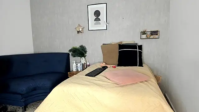 silvanadelatorre online show from July 18, 4:31 pm