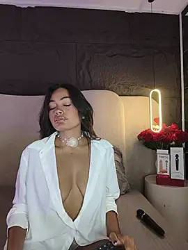 ElenaJamess online show from May 27, 6:49 pm